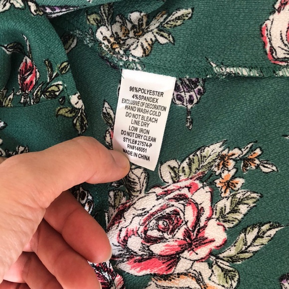 Francesca’s Cold Shoulder Top - Picture 8 of 8